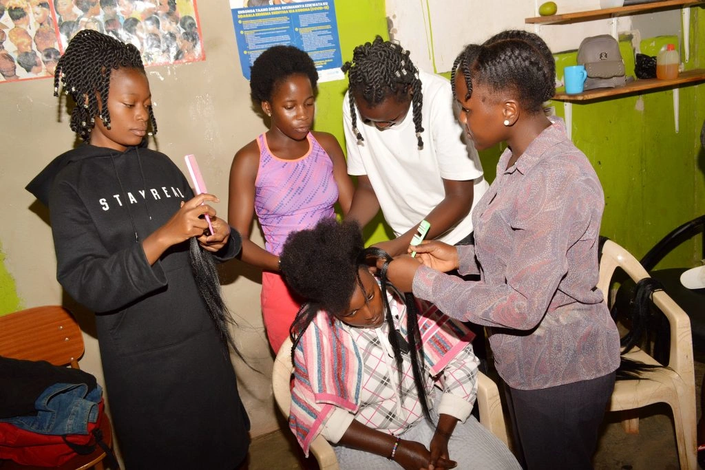 hairdressing-training-short-courses-in-uganda