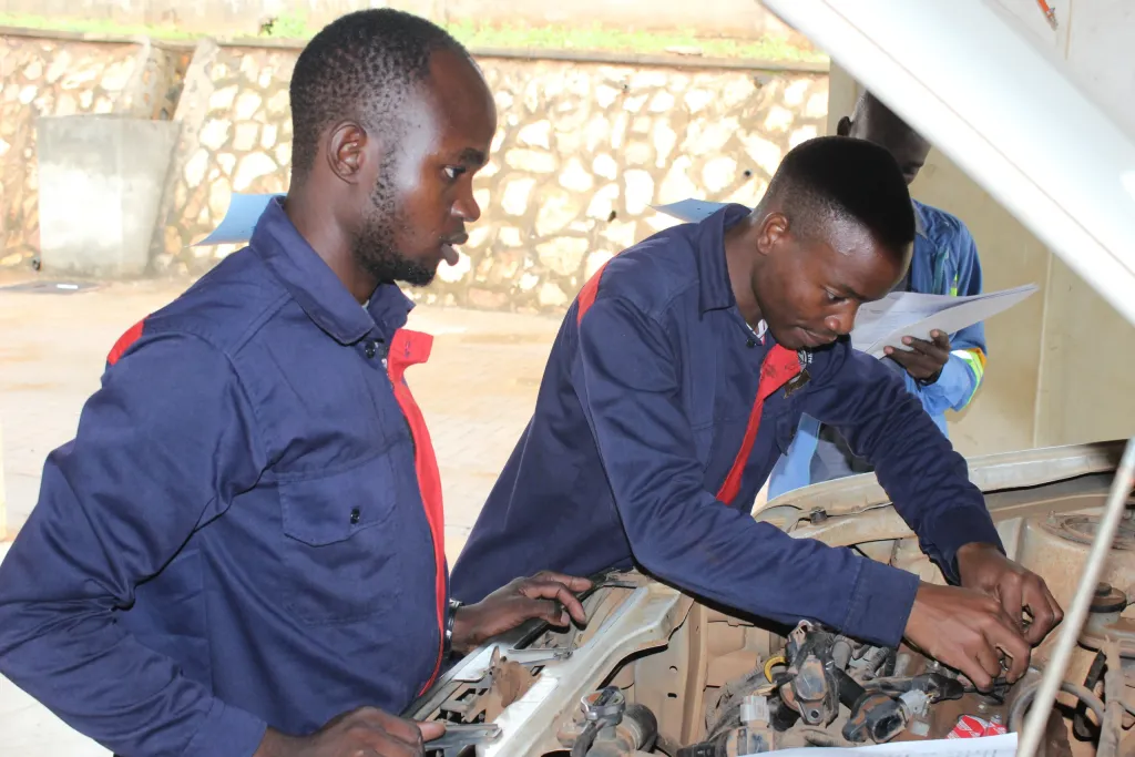 learning-mechanics-in-uganda-with-kci-institute